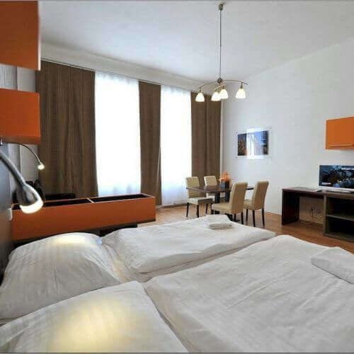 Brno Hen Night Accommodation Apartments hotel