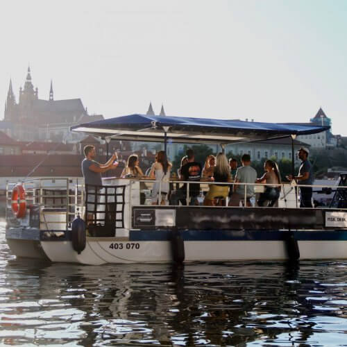 Prosecco Boat Prague Hen