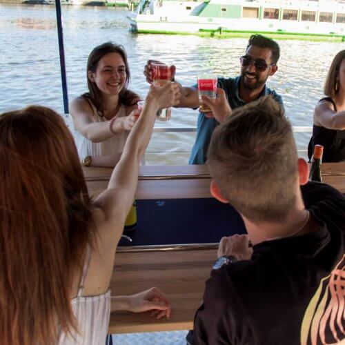 Prosecco Boat Prague Hen