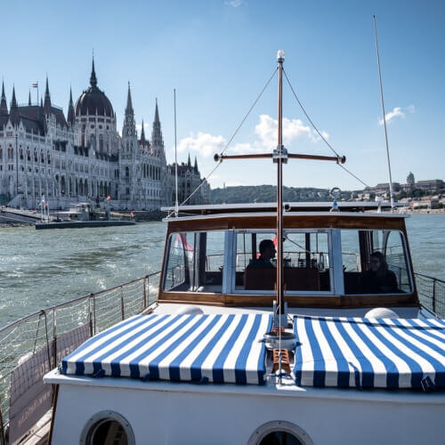 Boat Cruise Budapest Hen