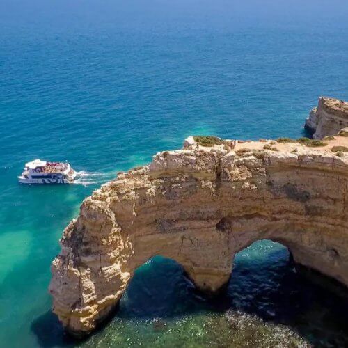 Catamaran Beach BBQ Albufeira Hen